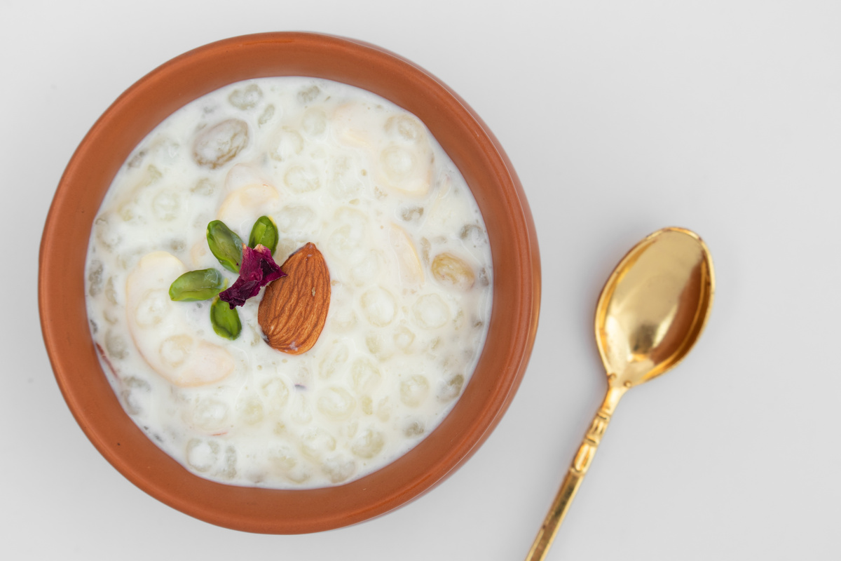 Indian Fasting Food Sabudana Kheer, Sagudana Khir Or Sago Seed Pudding Is Creamy Luscious Sweet Made Of Tapioca Pearls Soaked In Milk And Flavored With Dry Fruits. Enjoyed On Diwali Puja, Navaratra